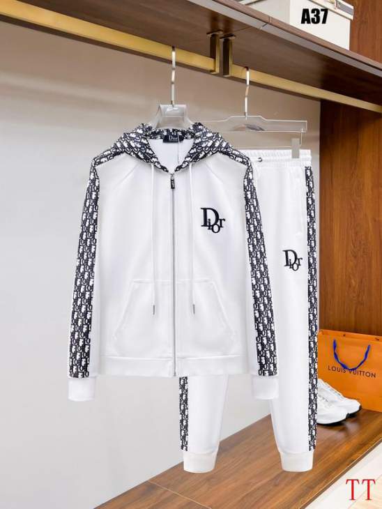 Picture of Dior Sweater Suits _SKUDiorM-3XL20tr10738437